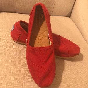 Red Tom’s Size 7 Shoes